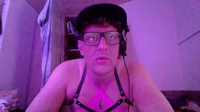 Snapshot of Bigthroaterboy chatting on October 22, 2025, 5:02 pm Bigthroaterboy online show from October 22, 2025, 5:02 pm