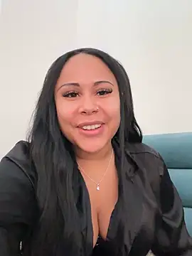 HaileyDiana online show from February 15, 2025, 12:01 pm