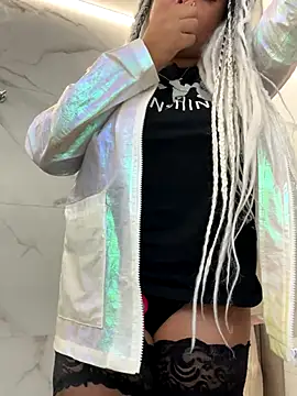 HaileyDiana online show from October 1, 2025, 8:37 pm