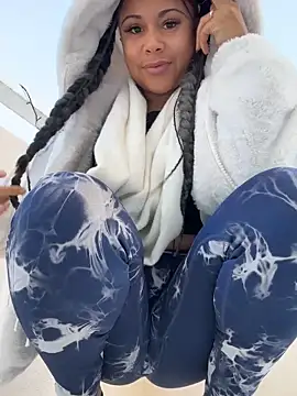 HaileyDiana online show from December 15, 2025, 10:41 am