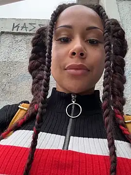 Snapshot of HaileyDiana chatting on March 18, 2026, 3:04 pm HaileyDiana online show from March 18, 2026, 3:04 pm