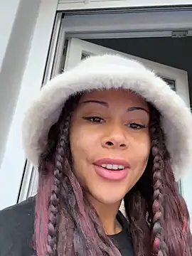 Snapshot of HaileyDiana chatting on March 26, 2026, 9:04 am HaileyDiana online show from March 26, 2026, 9:04 am