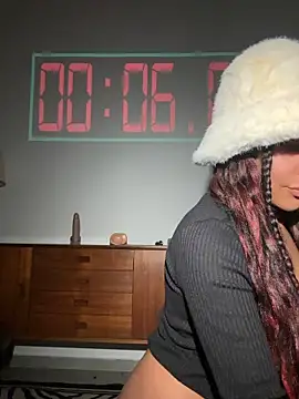 Snapshot of HaileyDiana chatting on March 27, 2026, 6:18 pm HaileyDiana online show from March 27, 2026, 6:18 pm