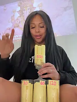 Snapshot of HaileyDiana chatting on April 13, 2026, 2:33 pm HaileyDiana online show from April 13, 2026, 2:33 pm