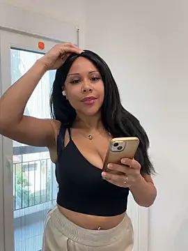 HaileyDiana online show from May 31, 2026, 12:12 pm