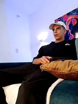 Restrepo300 online show from March 18, 2026, 6:55 pm