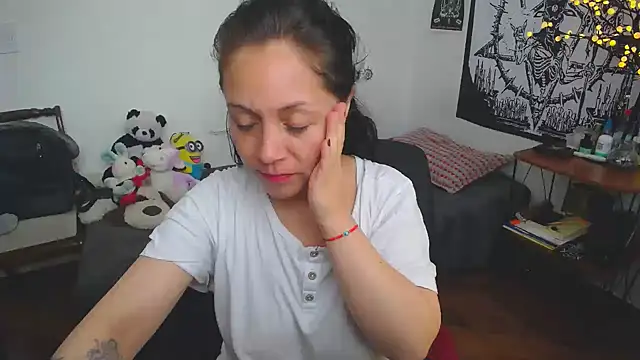 lili peach online show from September 19, 2025, 5:46 pm