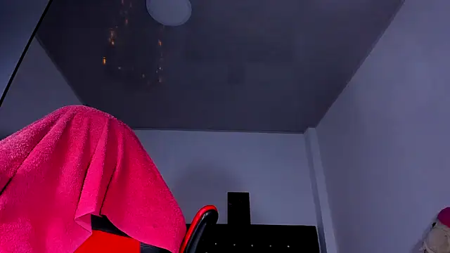 Snapshot of kerlysmith_24 chatting on January 11, 2025, 9:25 pm kerlysmith 24 online show from January 11, 2025, 9:25 pm