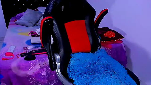 Snapshot of kerlysmith_24 chatting on January 29, 2025, 10:43 pm kerlysmith 24 online show from January 29, 2025, 10:43 pm