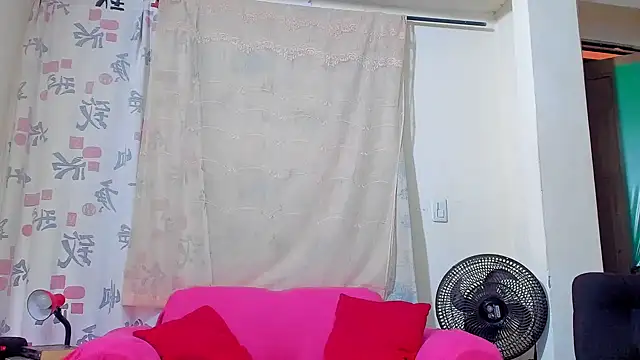 kerlysmith 24 online show from June 5, 2026, 1:28 pm