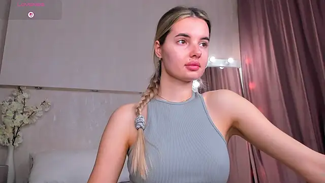 Snapshot of Erika_Carpenter chatting on April 8, 2026, 12:10 am Erika Carpenter online show from April 8, 2026, 12:10 am