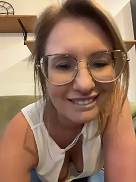 Vanilladreams online show from June 14, 2026, 6:54 pm