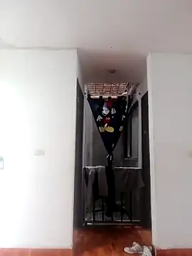 jume2205 online show from January 9, 2025, 1:24 pm