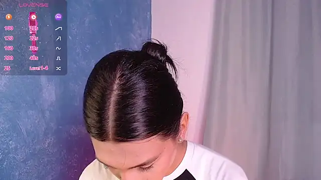 sofiaa grey  online show from January 23, 2025, 1:45 pm