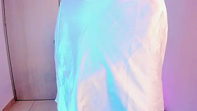 sofiaa grey  online show from March 20, 2026, 3:39 pm