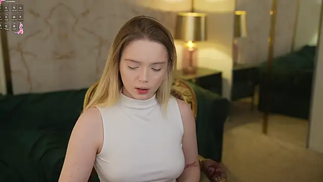 Cassy-Celestial  online show from October 25, 2025, 7:38 am