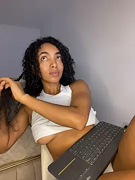 nicoleebony1 online show from February 5, 2026, 8:02 pm