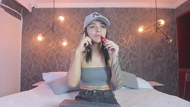 leigh-angels online show from December 13, 2025, 10:37 pm