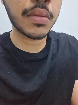 alesssterling online show from April 18, 2026, 3:43 am