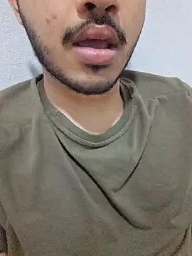 alesssterling online show from April 19, 2026, 3:28 am