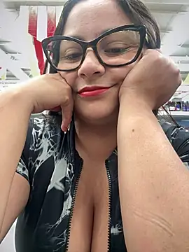 Snapshot of Sol_biglips chatting on January 29, 2025, 1:28 pm Sol biglips online show from January 29, 2025, 1:28 pm