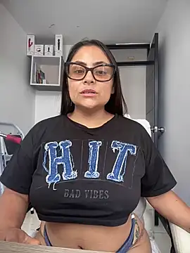 Snapshot of Sol_biglips chatting on March 18, 2025, 5:21 pm Sol biglips online show from March 18, 2025, 5:21 pm