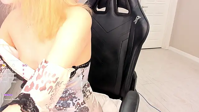 Snapshot of aya_shy chatting on February 24, 2025, 4:15 pm aya shy online show from February 24, 2025, 4:15 pm