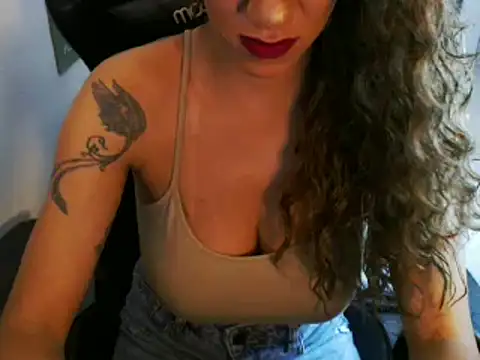 Snapshot of gauchinhaG chatting on February 18, 2025, 6:15 pm gauchinhaG online show from February 18, 2025, 6:15 pm