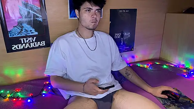 mystrauud online show from October 13, 2025, 3:34 pm