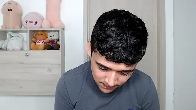 kaiine190 online show from November 30, 2025, 7:29 pm