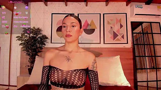 LunaRuso online show from January 14, 2026, 7:52 pm