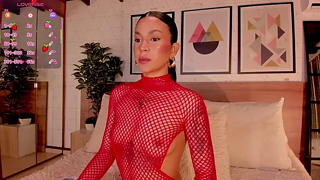 LunaRuso online show from March 30, 2026, 7:48 pm