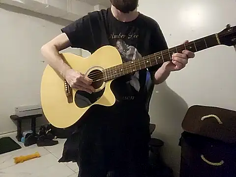 Snapshot of Talenjames4 chatting on December 15, 2025, 3:00 am Talenjames4 online show from December 15, 2025, 3:00 am