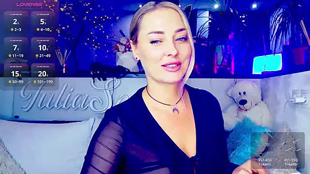  JuliaSpace  online show from November 6, 2025, 5:47 pm