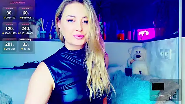  JuliaSpace  online show from February 3, 2026, 6:24 pm