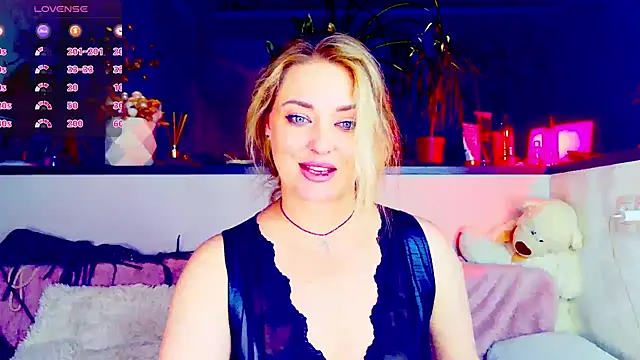  JuliaSpace  online show from June 27, 2026, 6:46 pm