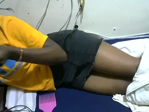 Ma-yolo001 online show from February 15, 2025, 6:01 pm