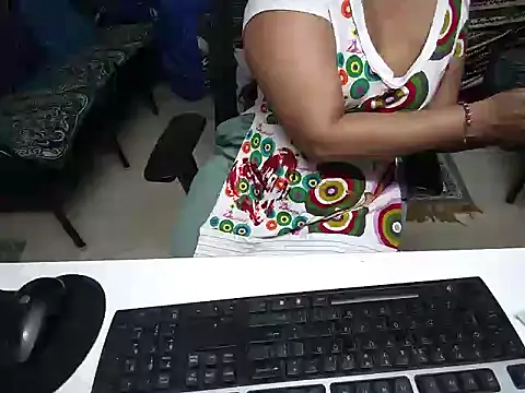 Arushisingh8888 online show from February 15, 2025, 11:50 am