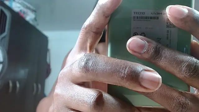 Snapshot of latinahot963 chatting on January 18, 2025, 12:02 am latinahot963 online show from January 18, 2025, 12:02 am