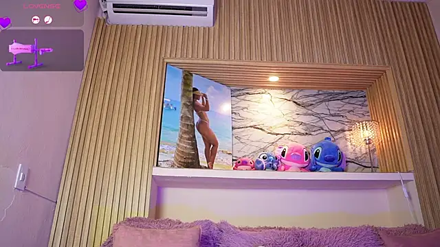 Snapshot of adri_crof chatting on October 22, 2025, 3:40 am adri crof online show from October 22, 2025, 3:40 am