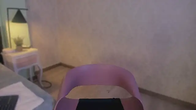 EvaaStevens online show from November 6, 2025, 12:39 pm