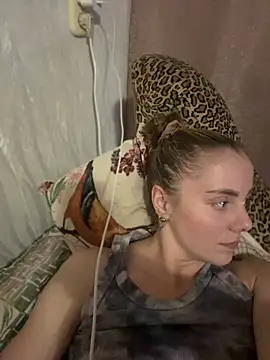 AlisaKissss online show from April 10, 2026, 7:51 pm