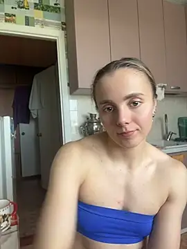 AlisaKissss online show from May 13, 2026, 7:50 am