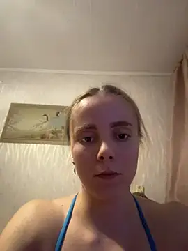 AlisaKissss online show from May 18, 2026, 7:09 pm