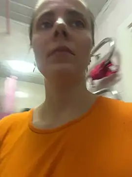 AlisaKissss online show from May 20, 2026, 7:47 am