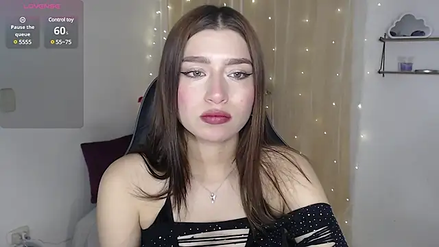 Snapshot of mily_thomson_b_ chatting on February 15, 2025, 11:58 pm mily thomson b  online show from February 15, 2025, 11:58 pm