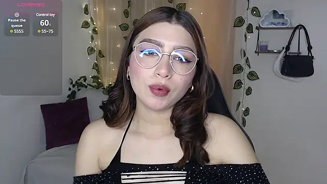 Snapshot of mily_thomson_b_ chatting on March 8, 2025, 5:11 pm mily thomson b  online show from March 8, 2025, 5:11 pm