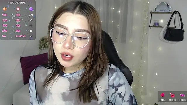 Snapshot of mily_thomson_b_ chatting on March 12, 2025, 2:09 am mily thomson b  online show from March 12, 2025, 2:09 am