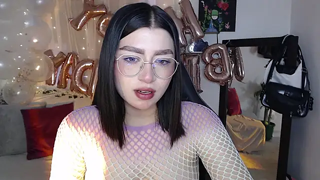 Snapshot of mily_thomson_b_ chatting on September 12, 2025, 8:31 pm mily thomson b  online show from September 12, 2025, 8:31 pm
