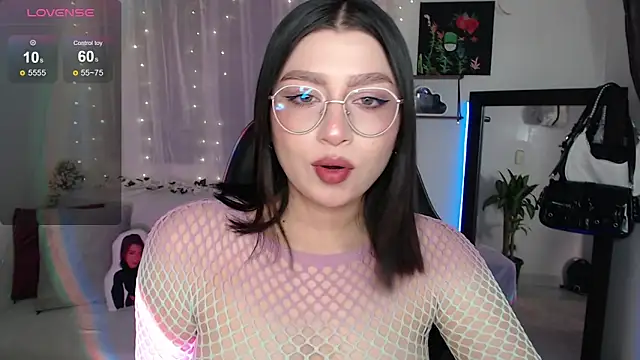 Snapshot of mily_thomson_b_ chatting on September 30, 2025, 1:54 am mily thomson b  online show from September 30, 2025, 1:54 am